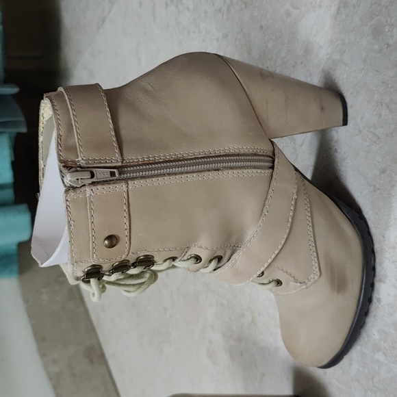Seychelles beige boots size 38. - Picture 7 of 7
